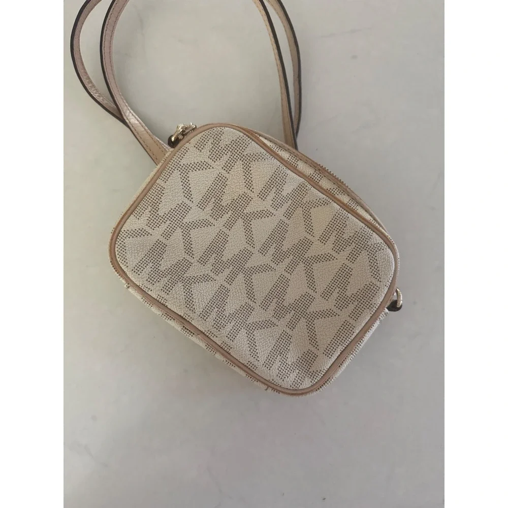 Michael Kors Jet Set Small Camera Bag Vanilla Monogram Crossbody Gold Hardware